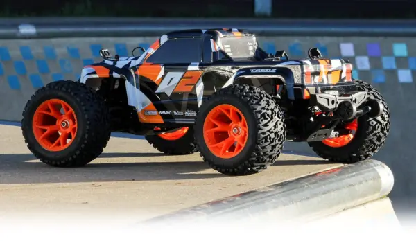 Maverick Quantum2 Flux MT - Orange – RC Monster Truck – view 9
