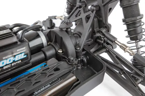 Team Associated Reflex 14t Brushless RTR Truggy – view 7
