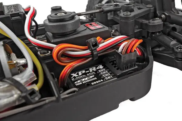 Team Associated Reflex 14r Hoonicorn RTR Street Car – view 2