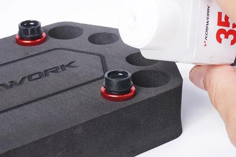 Stand De Maintenance Mousse H30 206x110mm (On-Road 1:8-1:10) Koswork – Kyosho Parts