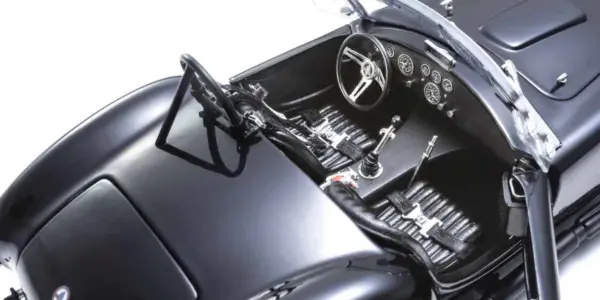 Kyosho 1:18 Shelby Cobra 427 S/C Spider 1962 Black – view 9