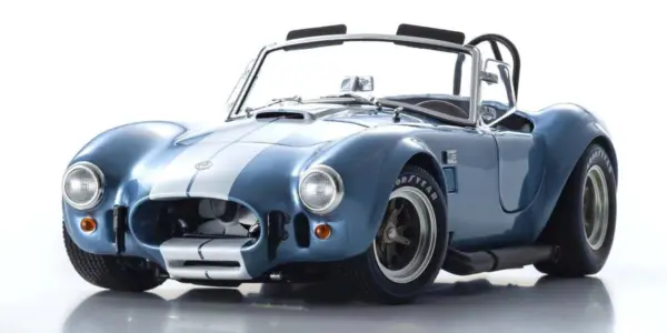 Kyosho 1:18 Shelby Cobra 427 S/C Spider 1962 Light Blue-White – view 6