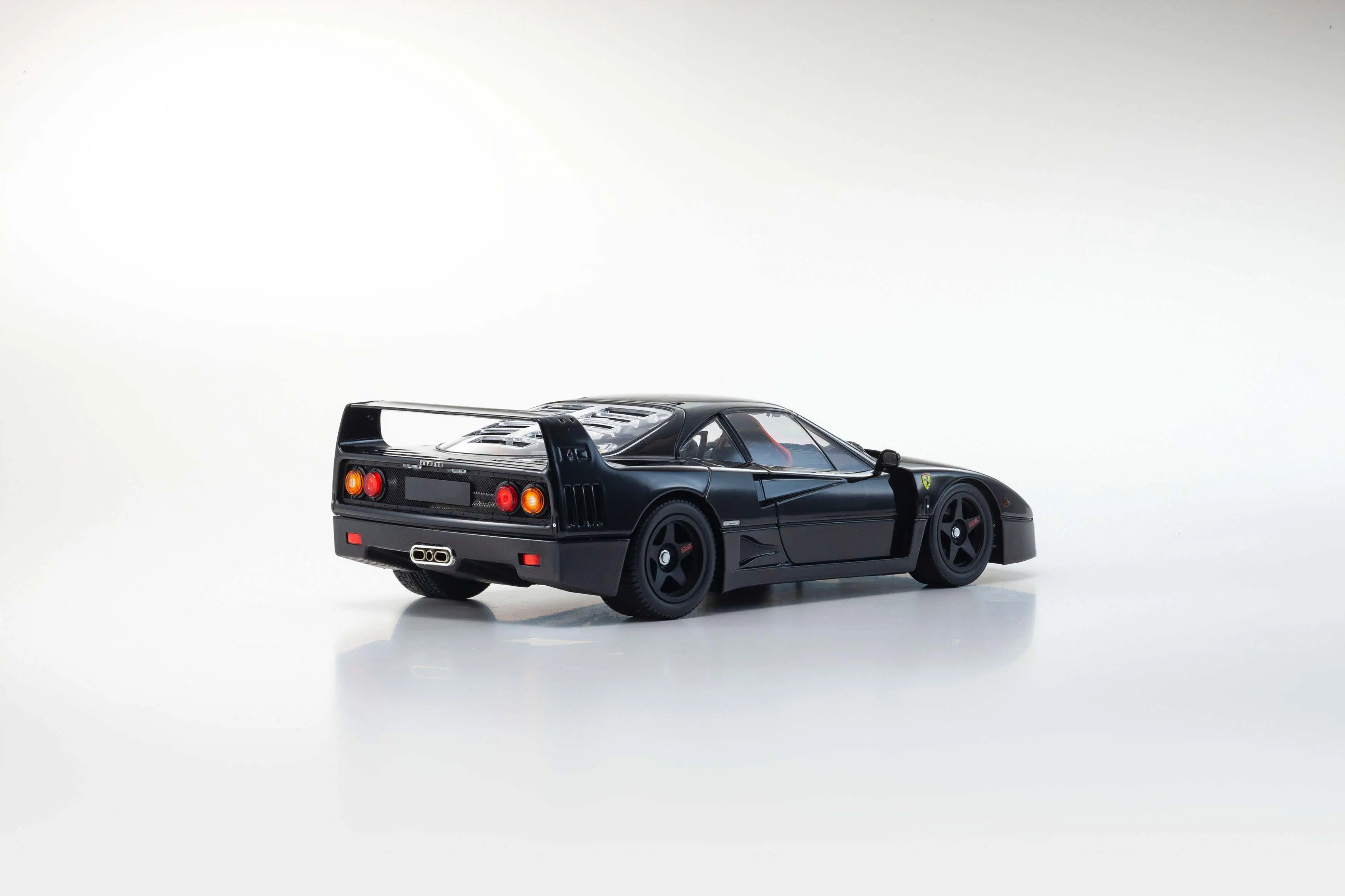 Kyosho 1:18 Ferrari F40 Black 1987 Die-Cast Collection – RC Cars