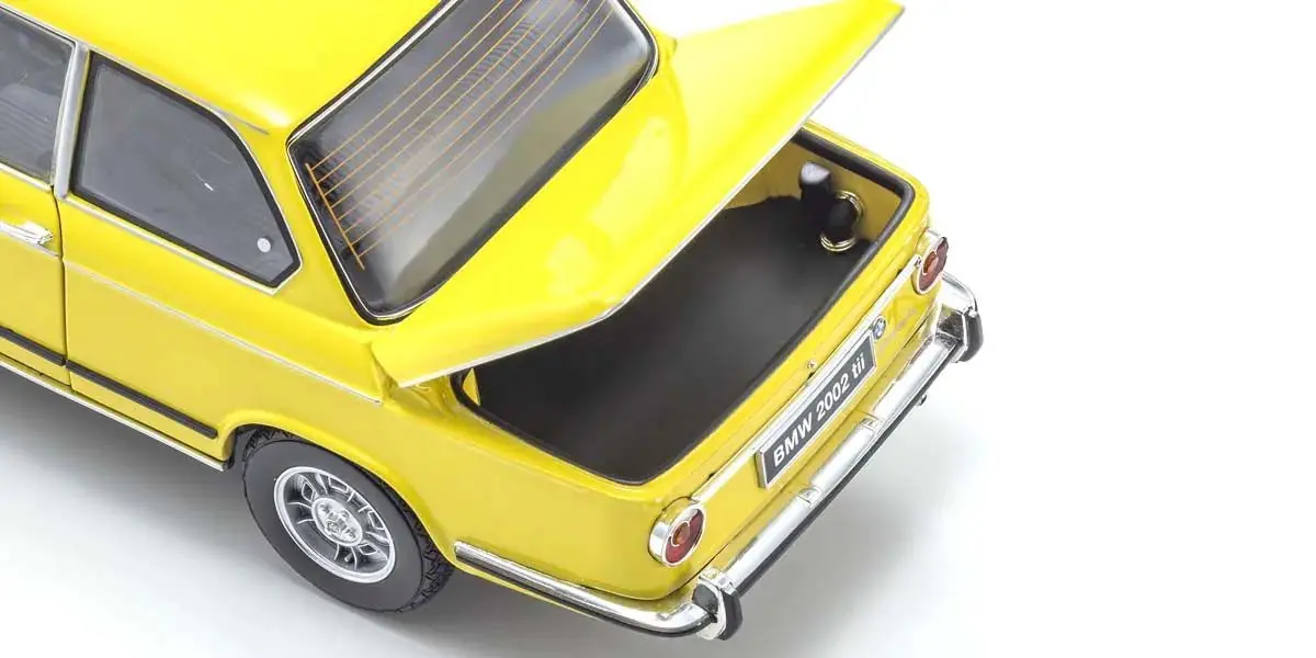 Kyosho 1:18 BMW 2002 Tii 1972 Yellow – Diecast static models