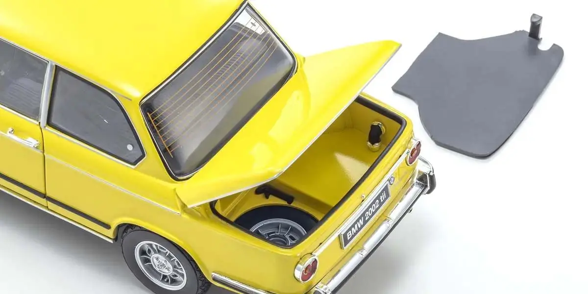 Kyosho 1:18 BMW 2002 Tii 1972 Yellow – Diecast static models