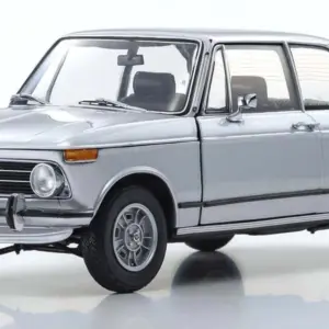 Kyosho 1:18 BMW 2002 Tii 1972 Silver – Diecast static models