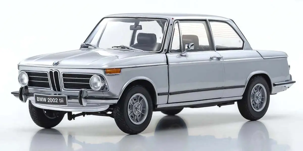 Kyosho 1:18 BMW 2002 Tii 1972 Silver – Diecast static models