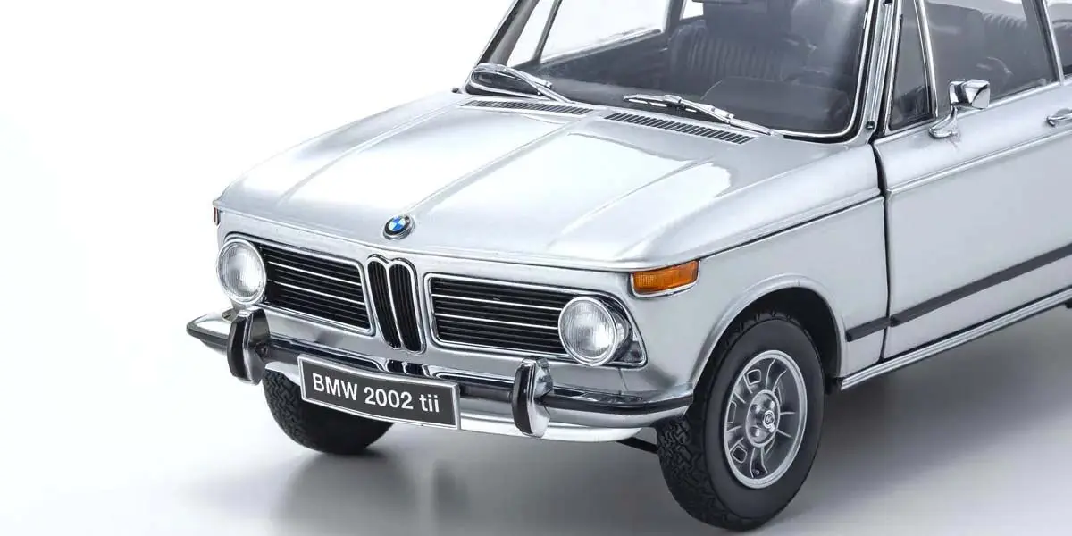 Kyosho 1:18 BMW 2002 Tii 1972 Silver – Diecast static models