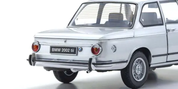 Kyosho 1:18 BMW 2002 Tii 1972 Silver – view 4