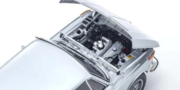 Kyosho 1:18 BMW 2002 Tii 1972 Silver – view 5