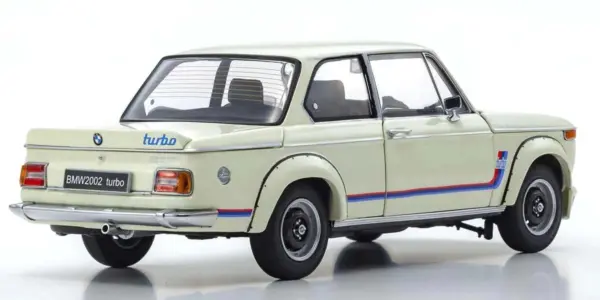 Kyosho 1:18 BMW 2002 Turbo 1974 White – view 2