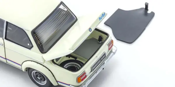 Kyosho 1:18 BMW 2002 Turbo 1974 White – view 6