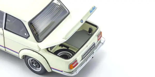 Kyosho 1:18 BMW 2002 Turbo 1974 White – view 7