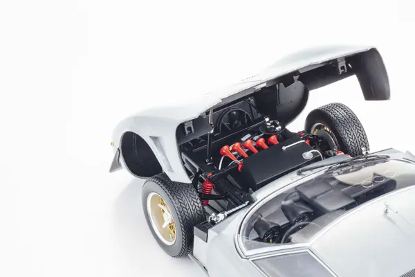 Kyosho 1:12 Lamborghini Miura SVR 1970 Polished Limited – view 3