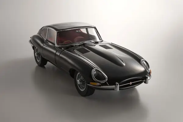 Kyosho 1:18 Jaguar E-Type 3.8l Coupe Mk1 1961 Black – view 2