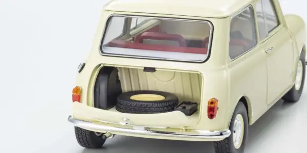 Kyosho 1:18 Morris Mini Minor Old English White – view 7