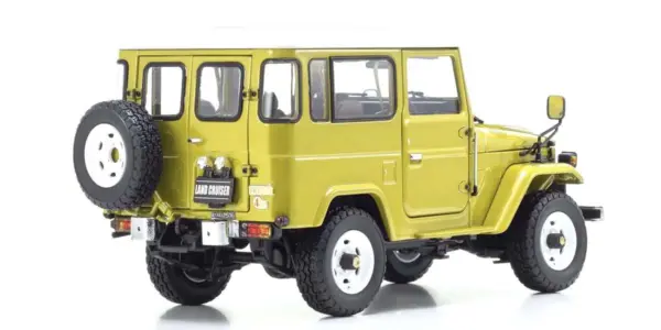 Kyosho 1:18 Toyota Land Cruiser 40 Van (BJ42V) 1980 yellow – view 2