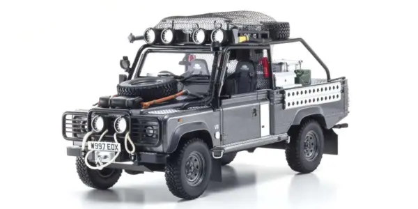 Kyosho 1:18 Resin Land Rover Defender 2001 Tomb Raider Edition – view 9