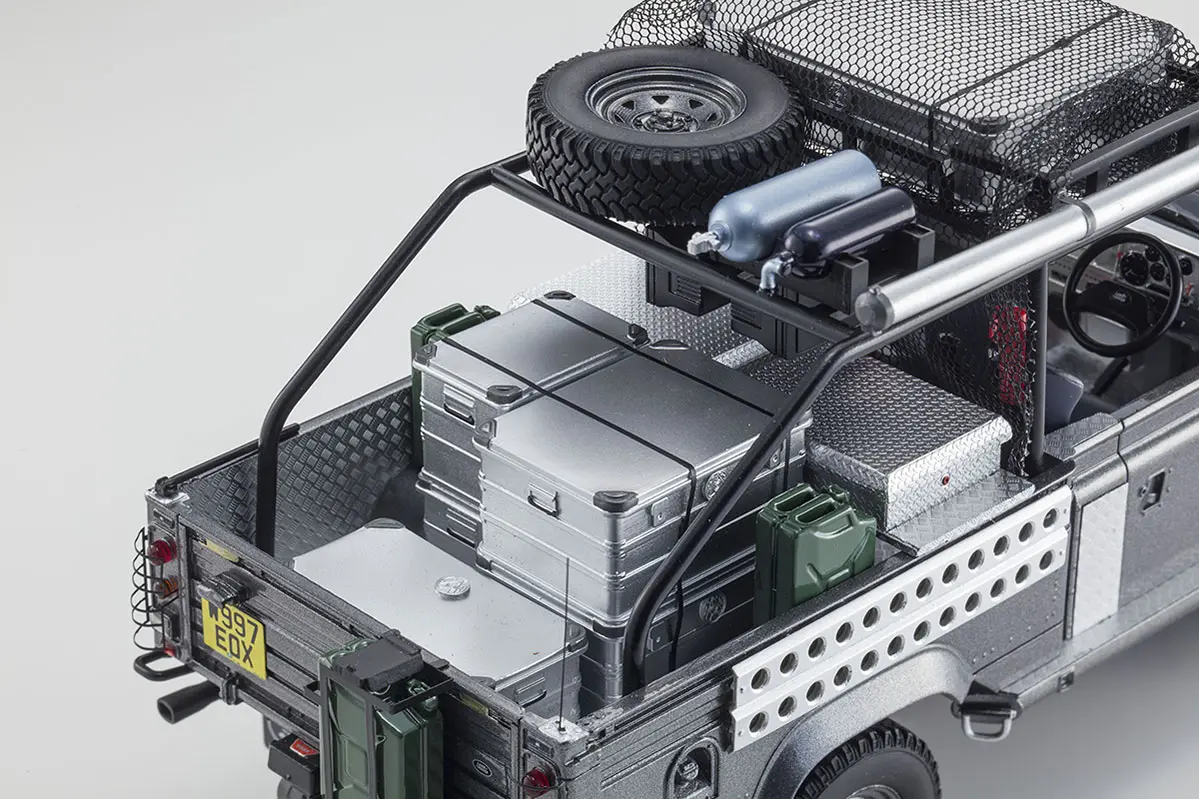 Kyosho 1:18 Resin Land Rover Defender 2001 Tomb Raider Edition – RC Cars