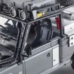 Kyosho 1:18 Resin Land Rover Defender 2001 Tomb Raider Edition – RC Cars