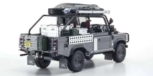 Kyosho 1:18 Resin Land Rover Defender 2001 Tomb Raider Edition – view 10
