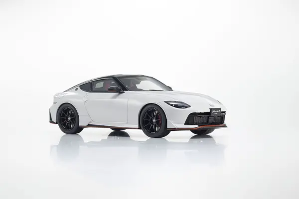 Kyosho 1:18 Resin Samurai Collection Nissan Fairlady Z 2024 White – view 7