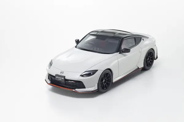 Kyosho 1:18 Resin Samurai Collection Nissan Fairlady Z 2024 White – view 9