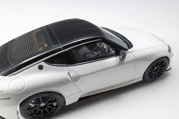 Kyosho 1:18 Resin Samurai Collection Nissan Fairlady Z 2024 White – view 10