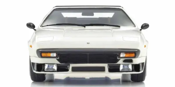 Kyosho 1:18 Resin Samurai Collection Lamborghini Silhouette White – view 5
