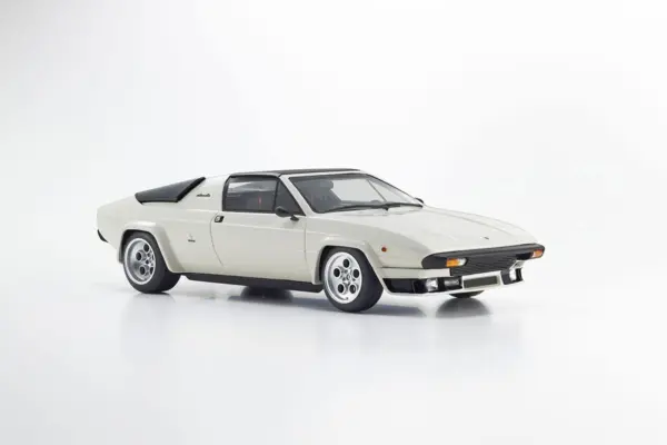Kyosho 1:18 Resin Samurai Collection Lamborghini Silhouette White – view 8