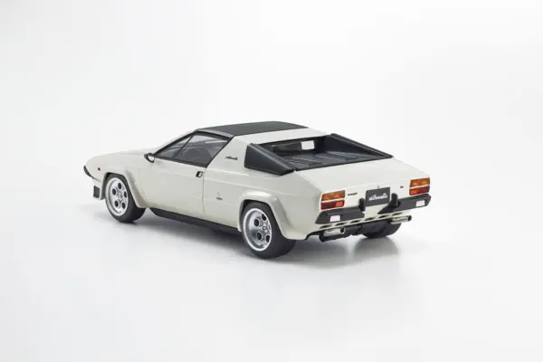 Kyosho 1:18 Resin Samurai Collection Lamborghini Silhouette White – view 9