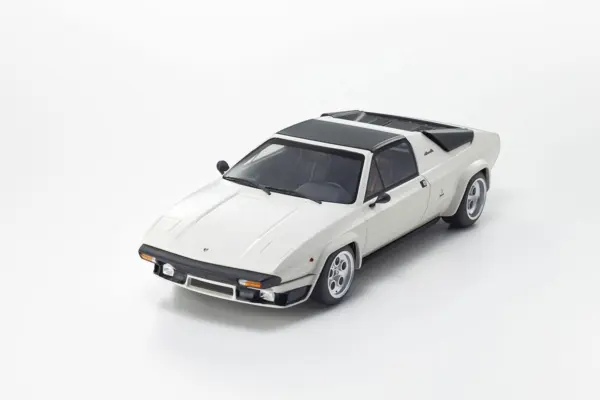 Kyosho 1:18 Resin Samurai Collection Lamborghini Silhouette White – view 10
