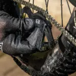 Muc-Off Claw Cleaning Brush – RC Cars