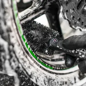 Muc-Off Wheel & Component Brush – RC Cars