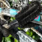 Muc-Off 2-Prong Brush – RC Cars