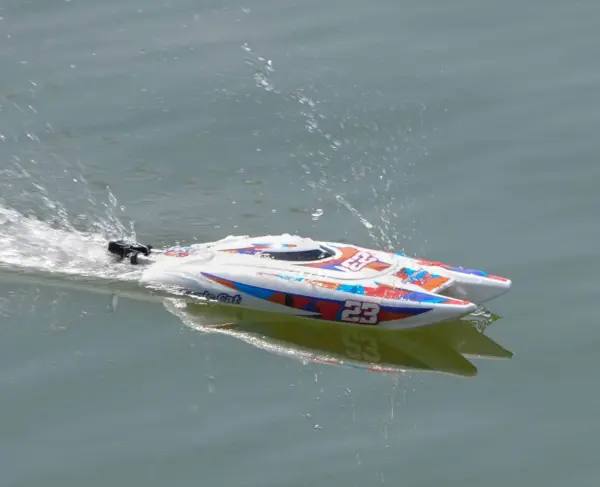 Joysway Magic Cat V6 Electric Abs 265mm Brushed 2.4g RTR Boat – RC Speed Boat – view 4