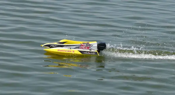 Joysway Mad Shark V3 F1 Electric Abs 443mm Brushed 2.4g RTR Boat – RC Speed Boat – view 8