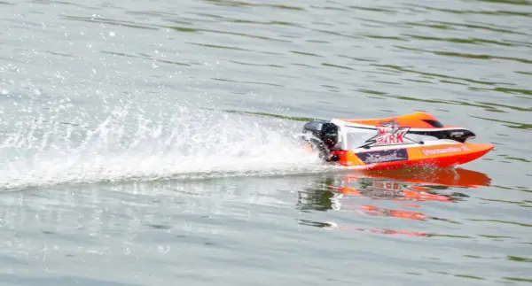 Joysway Mad Shark V2 F1 Brushless Electric Abs 443mm 2.4g Artr Boat – RC Speed Boat – view 4