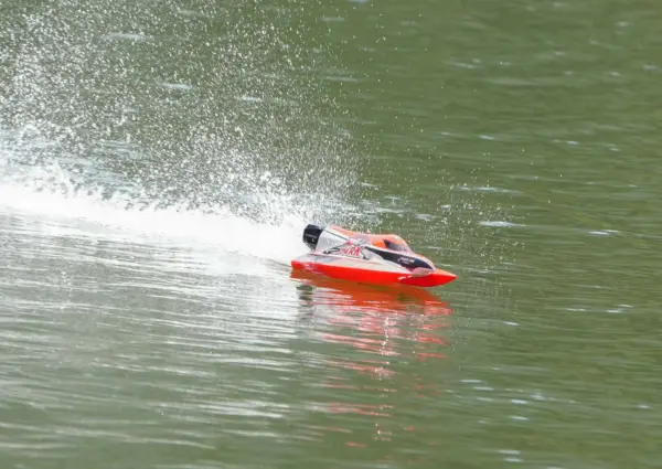 Joysway Mad Shark V2 F1 Brushless Electric Abs 443mm 2.4g Artr Boat – RC Speed Boat – view 6