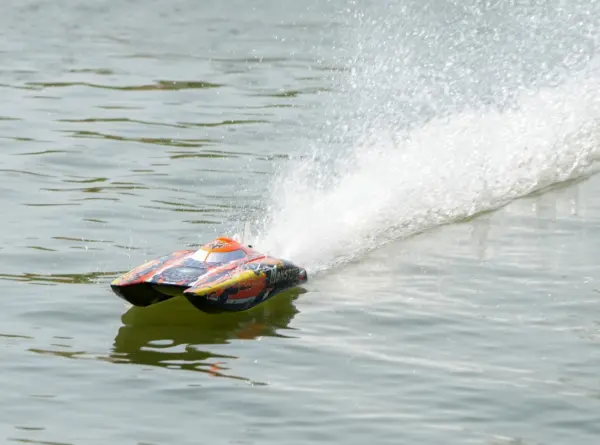 Joysway Monster Brushless Catamaran Elec Abs 570mm 2.4g RTR Boat – RC Speed Boat – view 5