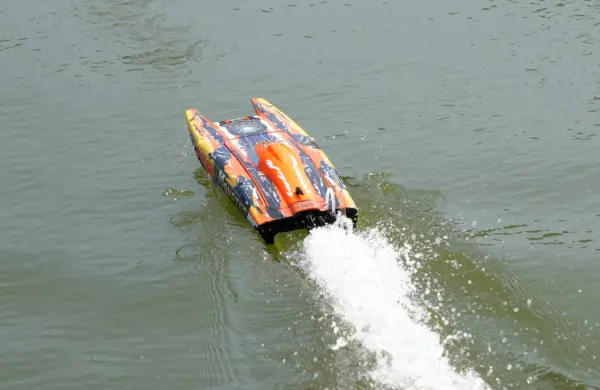 Joysway Monster Brushless Catamaran Elec Abs 570mm 2.4g RTR Boat – RC Speed Boat – view 7