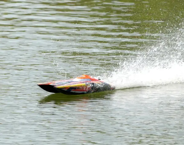 Joysway Monster Brushless Catamaran Elec Abs 570mm 2.4g RTR Boat – RC Speed Boat – view 17