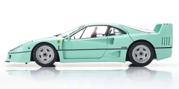 Kyosho 1:18 Ferrari F40 Mint Green 1987 Die-Cast Collection – view 3