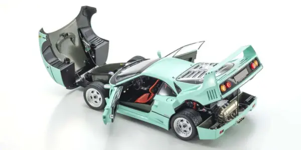 Kyosho 1:18 Ferrari F40 Mint Green 1987 Die-Cast Collection – view 4
