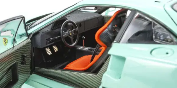 Kyosho 1:18 Ferrari F40 Mint Green 1987 Die-Cast Collection – view 5
