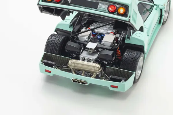 Kyosho 1:18 Ferrari F40 Mint Green 1987 Die-Cast Collection – view 6
