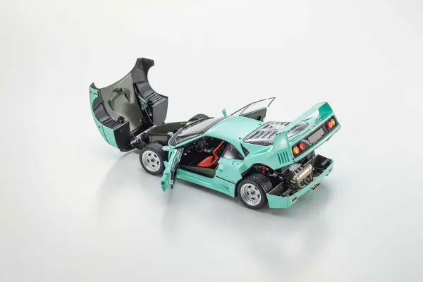 Kyosho 1:18 Ferrari F40 Mint Green 1987 Die-Cast Collection – view 10