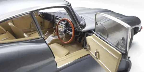 Kyosho 1:18 Jaguar E-Type 3.8L Coupe MK1 1961 Gun Metal – view 8