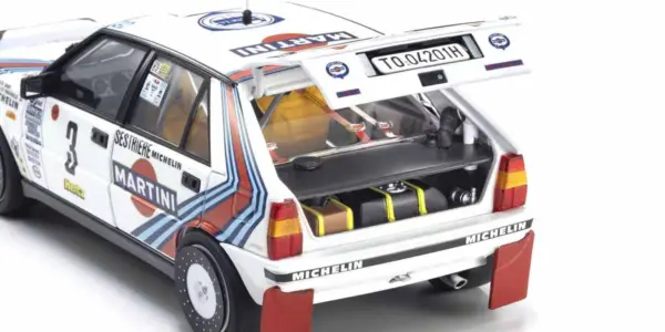 Kyosho 1:18 Lancia Delta HF 4WD Rally Monte Carlo 1988 Martini Nr.3 – view 4