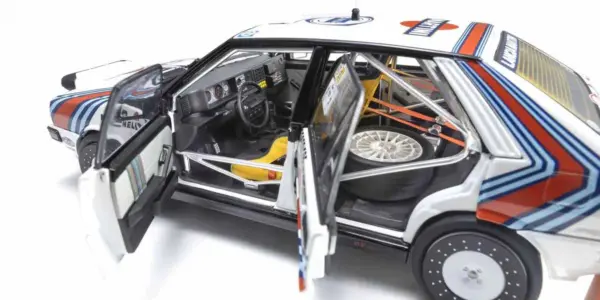 Kyosho 1:18 Lancia Delta HF 4WD Rally Monte Carlo 1988 Martini Nr.3 – view 5